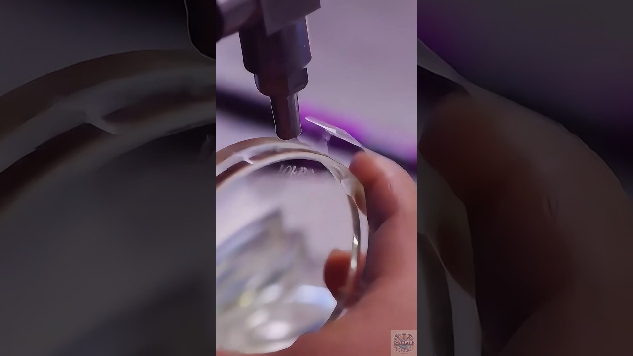 Add liquid between two pieces of glass and seal them with glue to make eyeglass lenses.