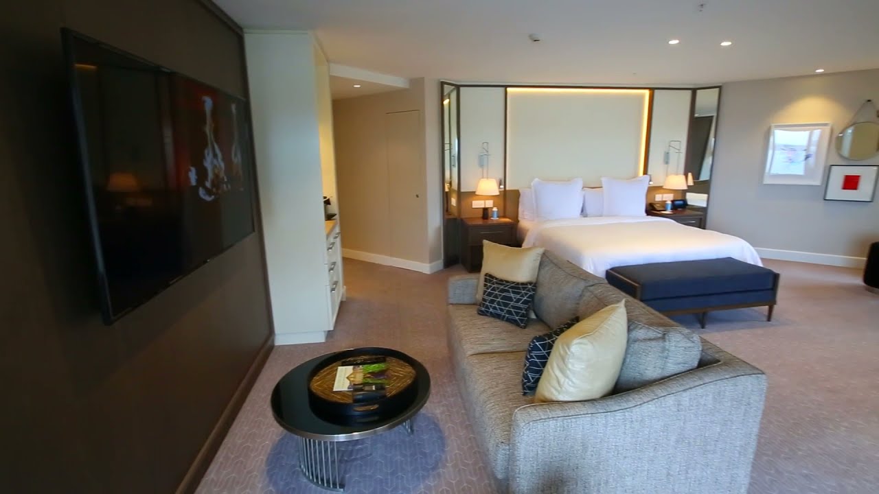 FOUR SEASONS HOTEL SYDNEY