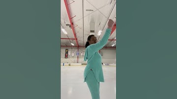 Oakland Ice Center.. We are Beginners!! Kee&Vannie