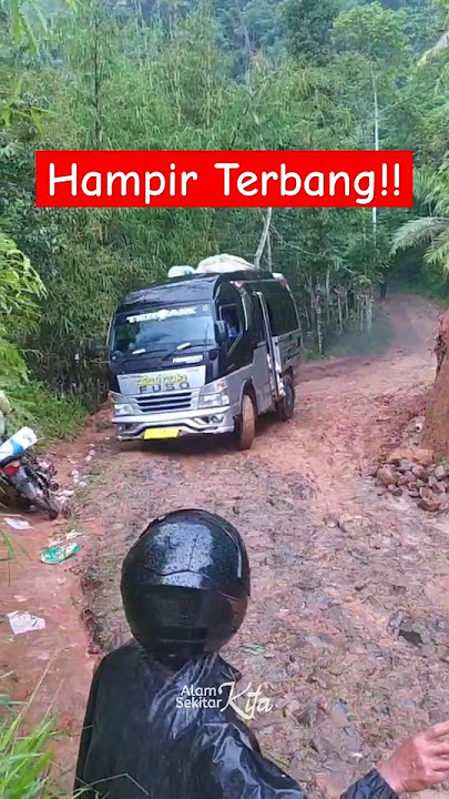 TENSIVE ‼️ The moment the Elf car almost flew when passing through a muddy steep road