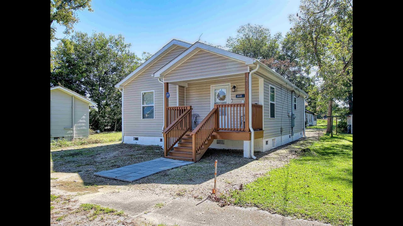 Video tour of Residential at 215 W James St., Mullins, SC 29574