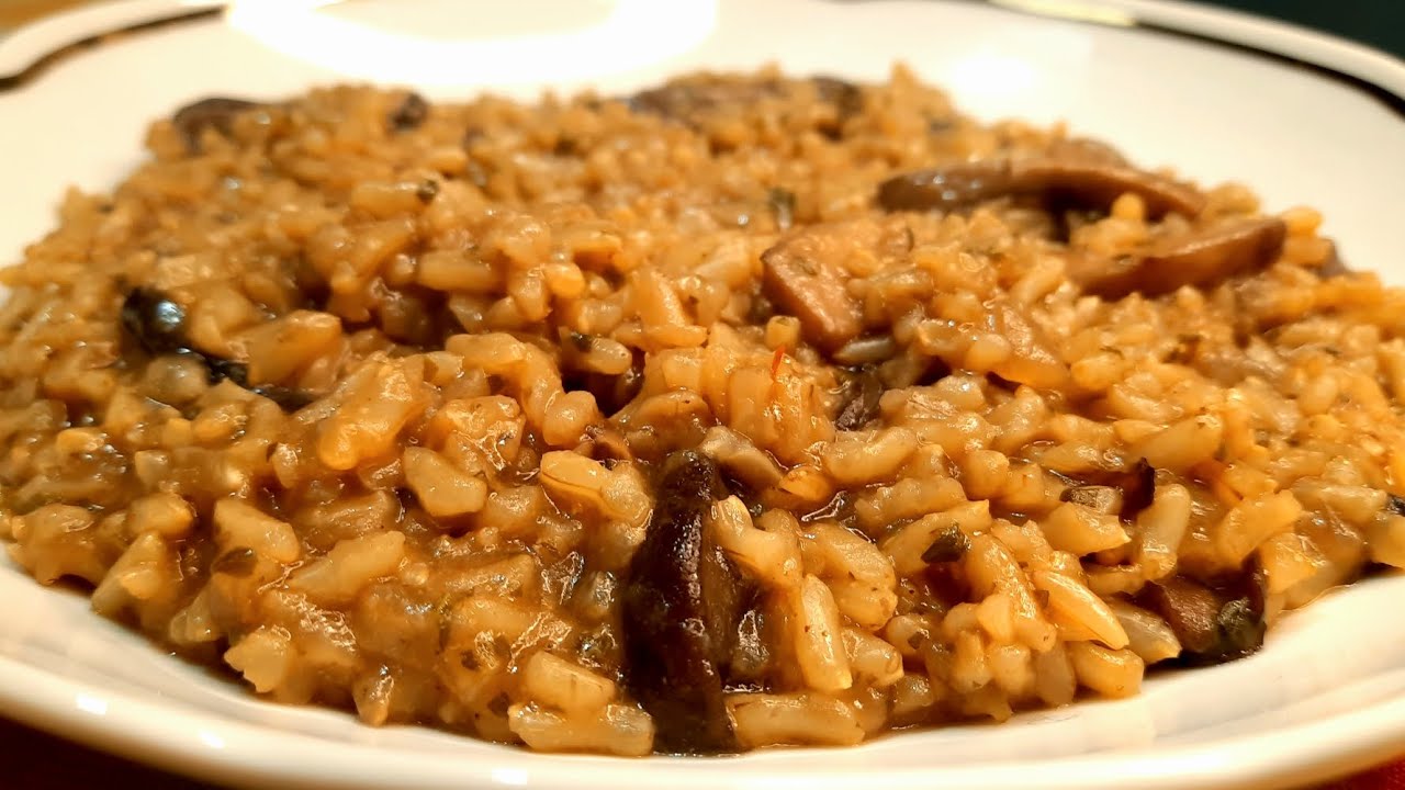 RISOTTO INTEGRALE AI FUNGHI LECCINI 🍄😋 glutenfree vegan YouTube