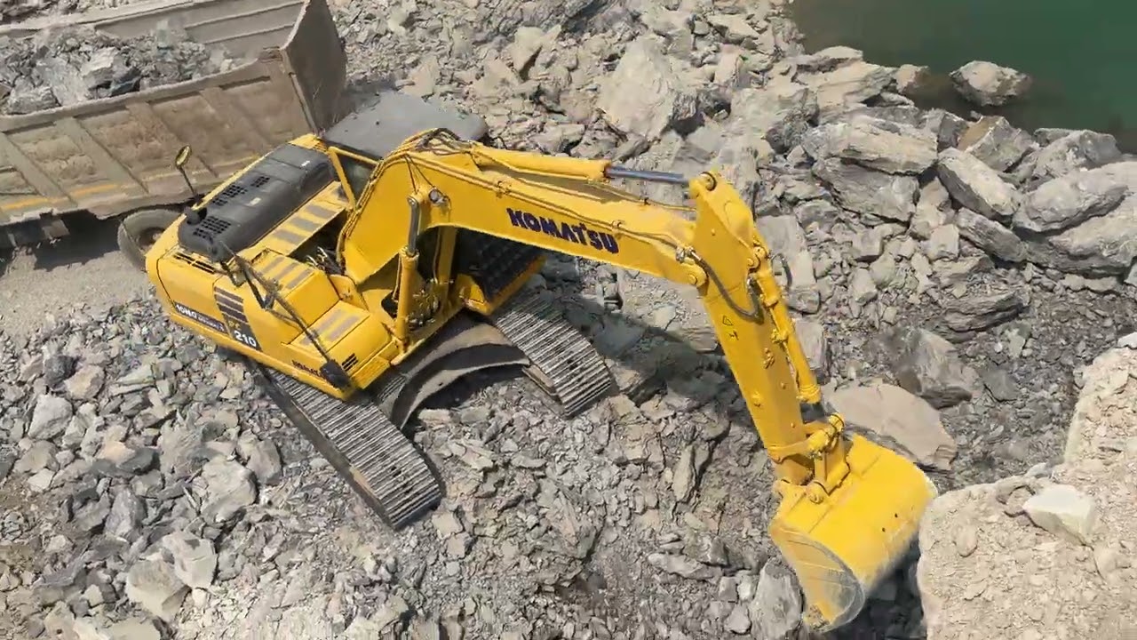 Komatsu PC210-10M0 || सबसे powerful digging machine है