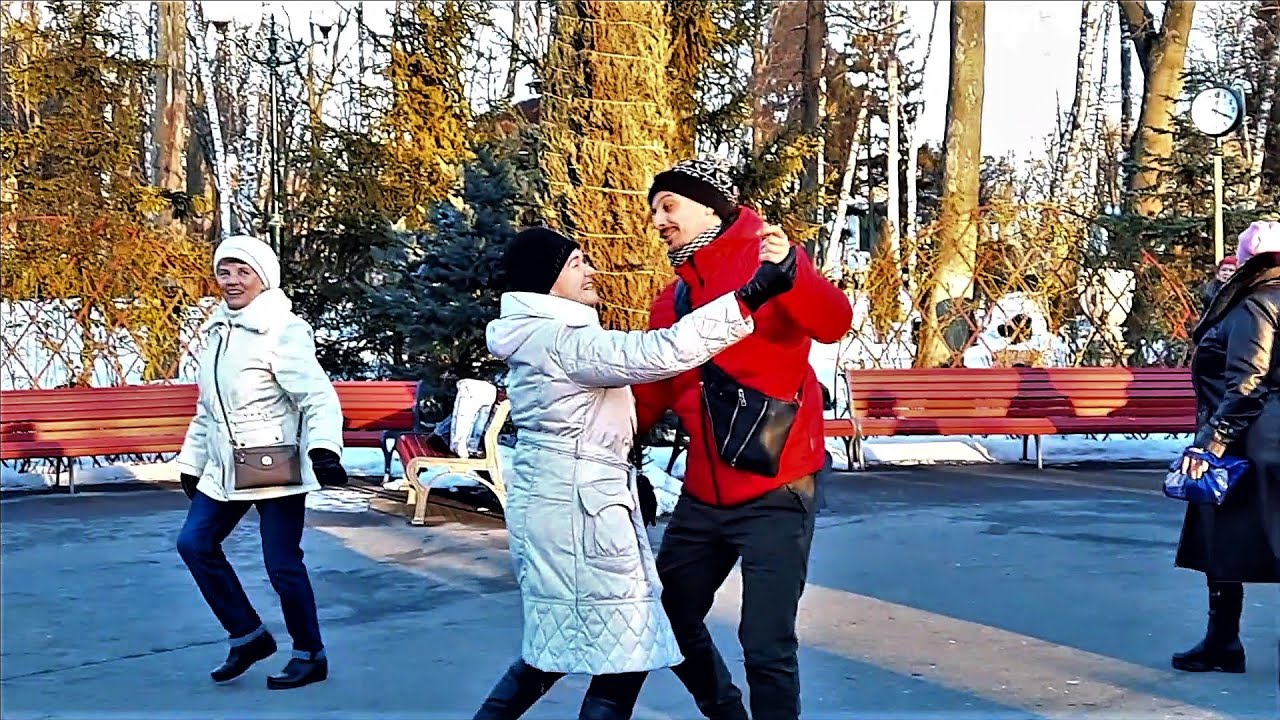 Харьков танцы в парке видео 2024. Танцы в парке Горького в Харькове новое. Парк Горького Харьков танцы пожилых. Танцы в парке Горького. Танцы в Харькове 2013 год в парке