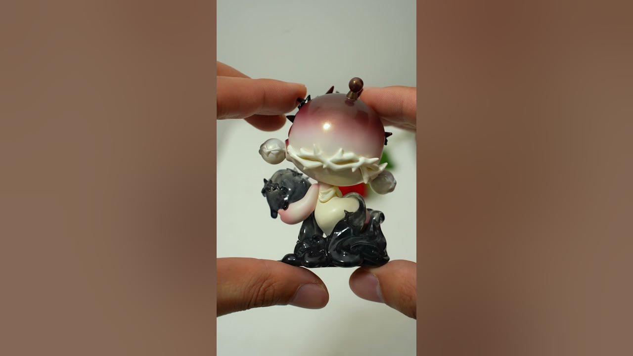 SKULLPANDA THE GLIMPSE FIGURE - YouTube