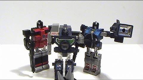 Video review of Transformers G1; Reflector