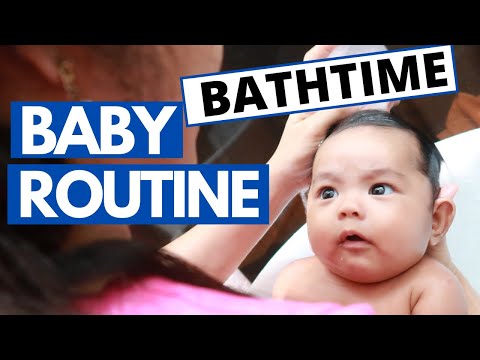 Video: How To Bathe A Baby At 3 Months