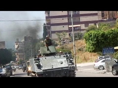 لبنان مقتل إثني عشر عسكريا في مواجهات مع رجل دين متشد د في جنوب لبنان