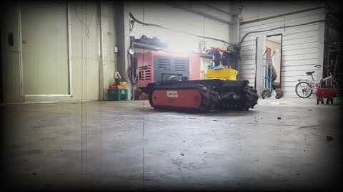 Remote controlled tracked vehicle