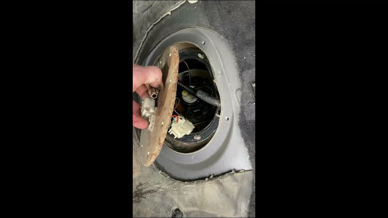 BMW e38 740i fuel pump overload and squeaking sound fix YouTube