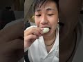 Makan mochi yang ada di jujutsu kaisen