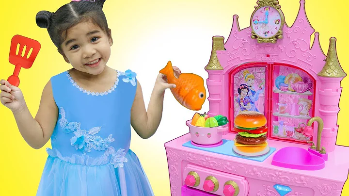 Suri Pretend Play w/ YUMMY Food Toys for Princess ...