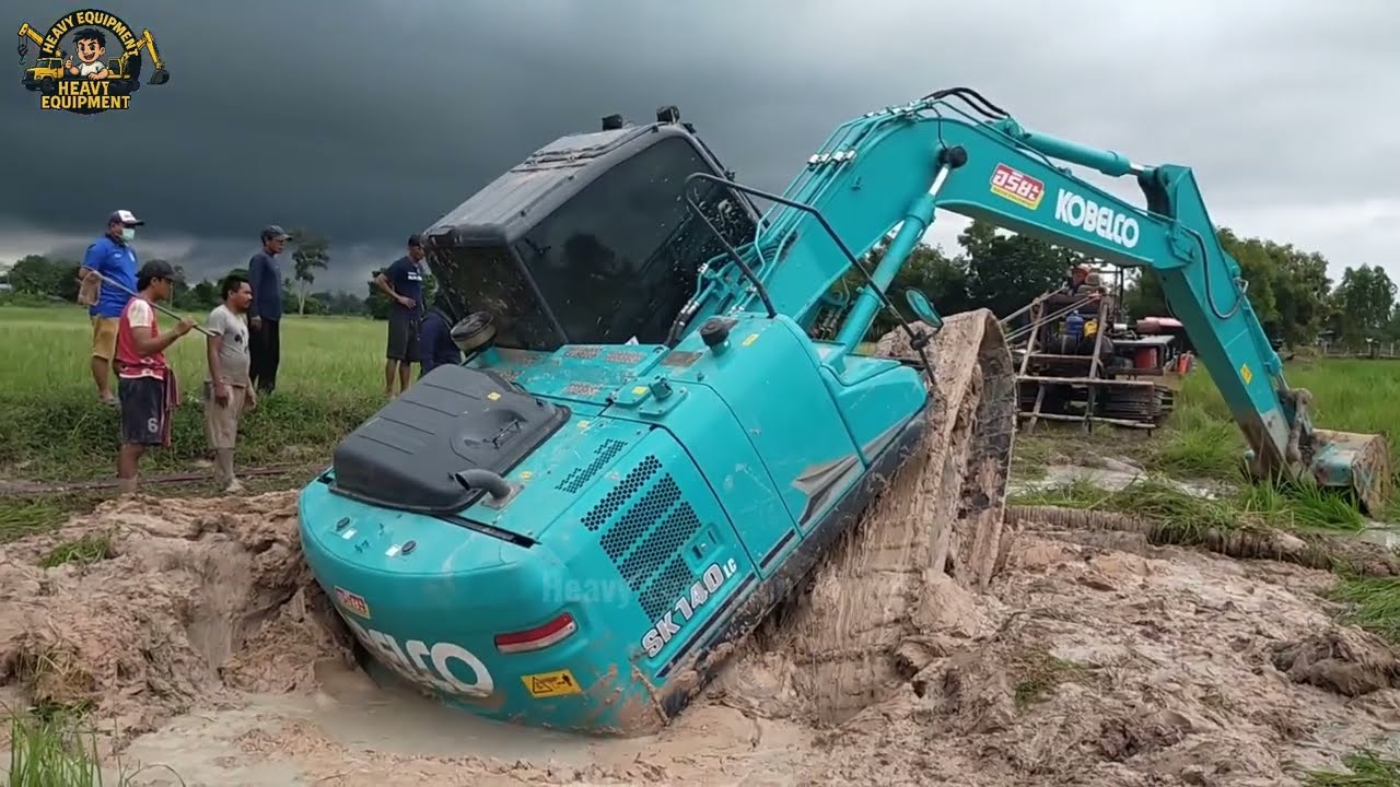 Excavator Fails That Will Shock You | Unbelievable Heavy Equipment Fails Compilation