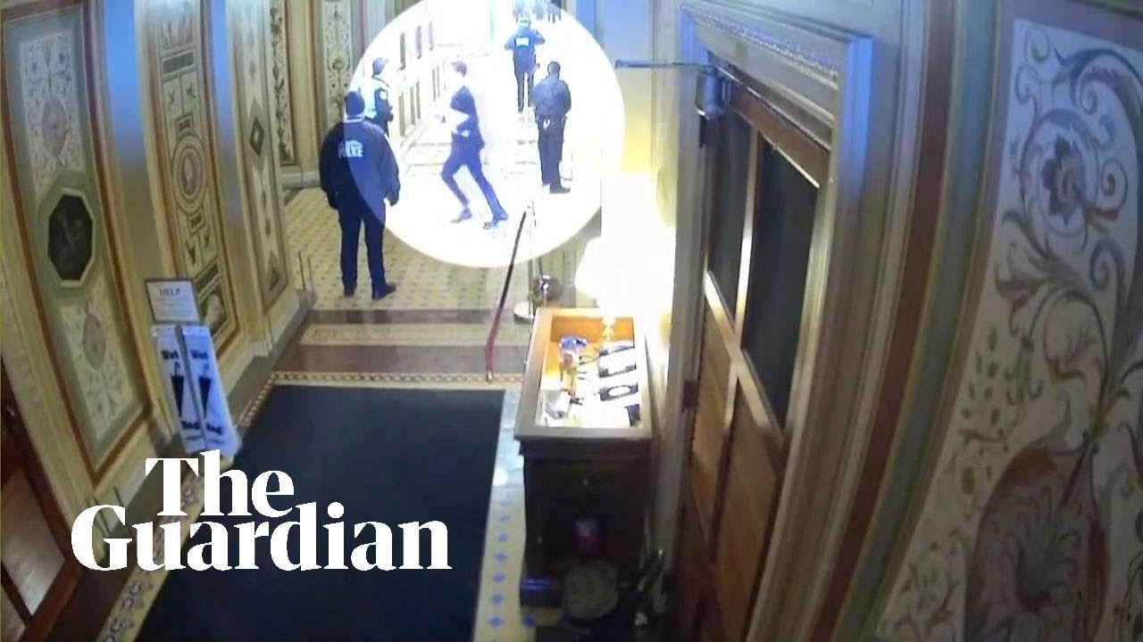 'Run Hawley Run': Video of Josh Hawley fleeing Jan. 6 rioters ...