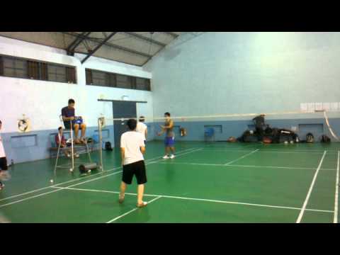 2011 中央大學 羽球 新生盃 團體賽 物理 v.s. 企管 混雙 (冠軍賽決勝點)