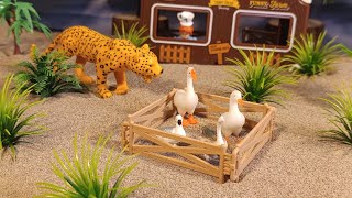 The farm is in danger! Leopard vs geese #diy #diyfarm 