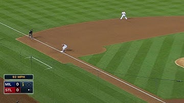 MIL@STL: Carpenter makes a slick play for the out