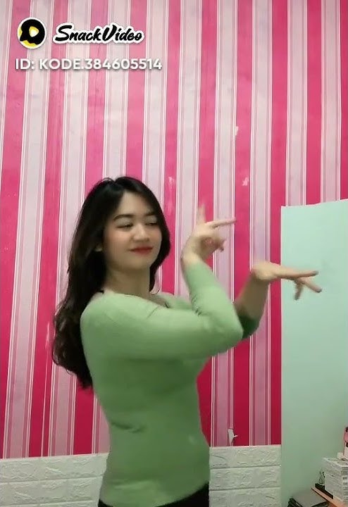 Goyang baju hijau bikin meleleh #shorts