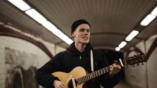 Sebastian Schub - Skinny Love (Bon Iver Cover) Live under Blackfriars Bridge