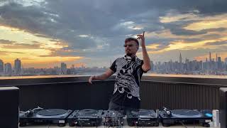 Download Lagu Eskuche live from NYC rooftop MP3
