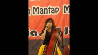 Download Lagu Laura Panjaitan ----- Tangiang Ni Dainang MP3