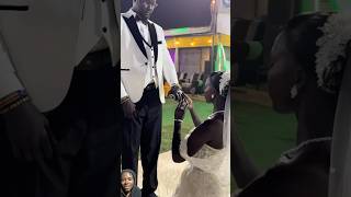 Een kijkje in een Afrikaanse bruiloft: cultuur, kleur en gemeenschap #afrikaans #afrikaansebruilo...