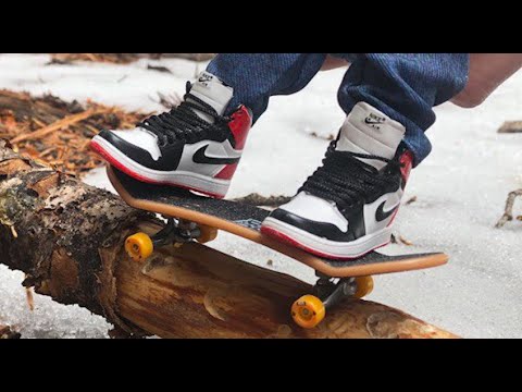 Finger Skateboard | Tech Deck | Finger Skateboarding in the snow | Flick Trix | Finger boarding