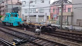 阪急正雀車庫でバッテリー機関車が車輪を後押し！？