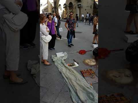 رسام من عالم آخر