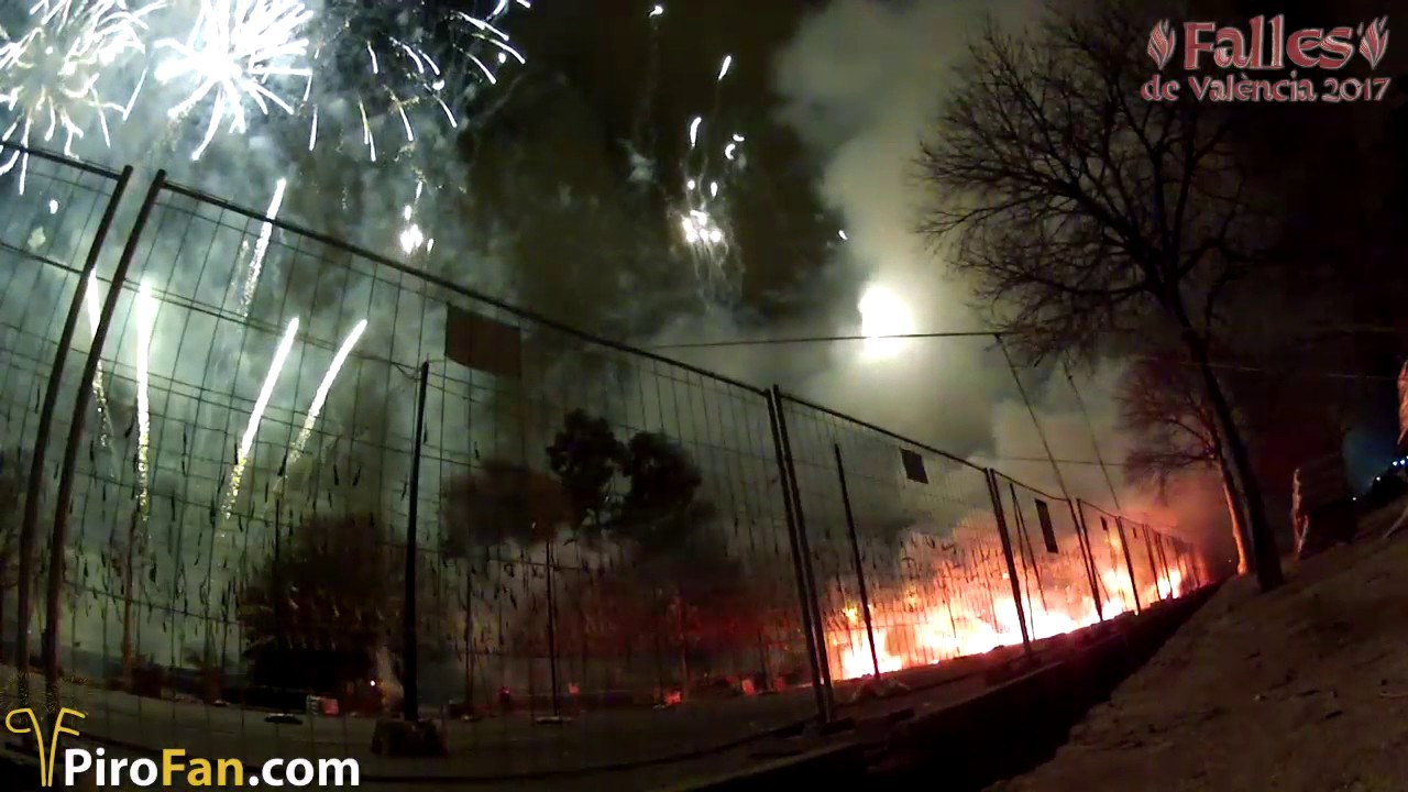 Nit del Espolín Amstel "Mascletà Vertical" Fallas 2017 Ricardo Caballer