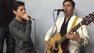 Video thumbnail of "AXEL RAMIREZ Y AARON GIL - CANTANDOLE A LOS FANS EN LOS MOCHIS"