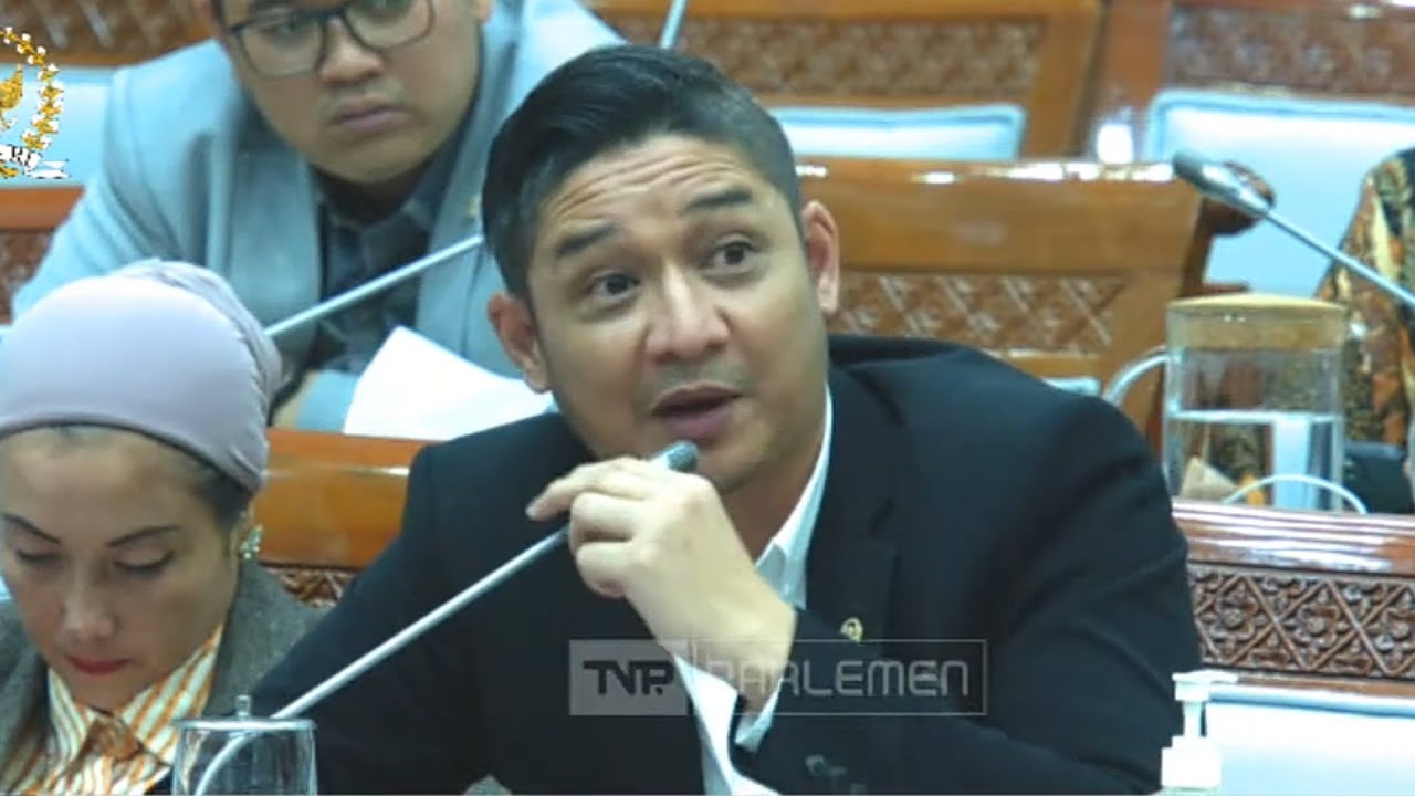Pasha Ungu Interupsi Ketika Menteri Agama Nasaruddin Umar Menyampaikan Paparan Terkait Haji