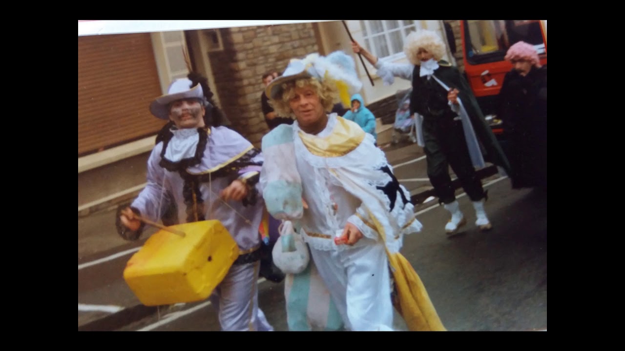 Carnaval d 'Equihen plage  par  Maurice  L ARQUIN