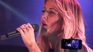 Ellie Goulding - Love Me Like You Do [live FULL HD]