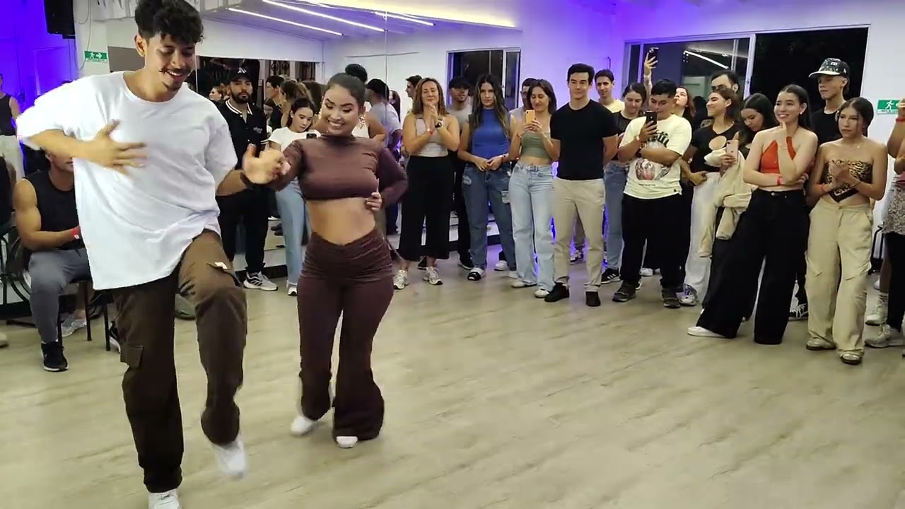 Ya te olvidé - Vicky Corbacho- Alejo y Leydi bailan