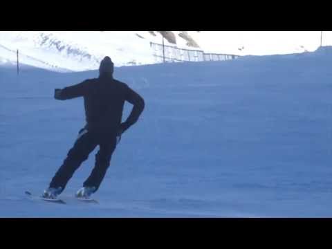 Video: Hur man står i slalomvattenskidor eller wakeboard