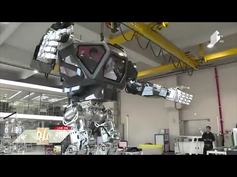 ადამიანის მიერ მართვადი პირველი გიგანტური რობოტი