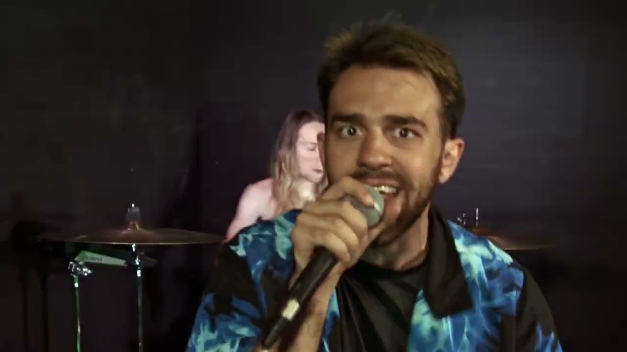 在 YouTube 上观看 MNERVA - Amends (Performance Video) 在 YouTube 上观看 MNERVA - Amends (Performance Video)