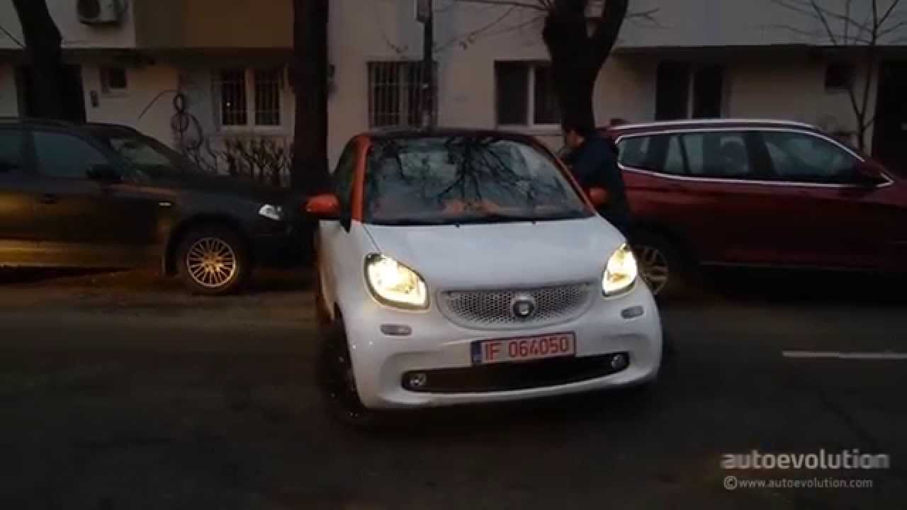 Smart Fortwo sideways parking by hand 