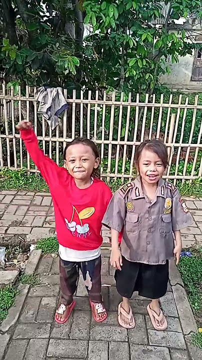 ada helikopter jalannya muter muter,, nemu anak pintar sekolah tidak di antar ☺️☺️☺️