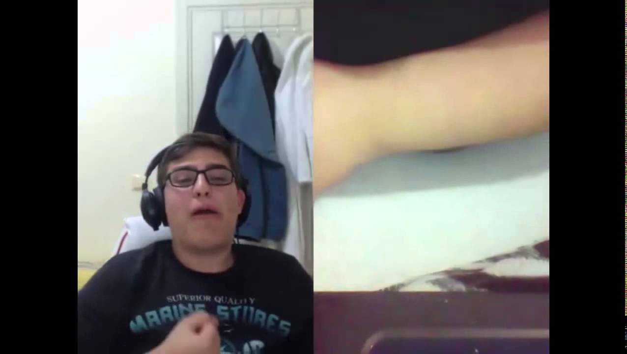 Zenci adam beyaz kadın kamera karşıısnda Sürpriz Porno