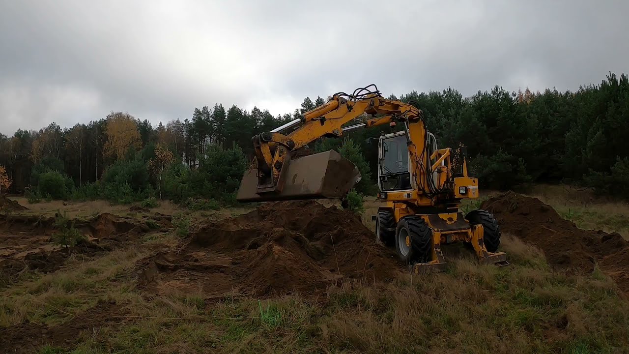 Wykopy pod fundamenty coraz mniej straszne Mecalac 11CXi
