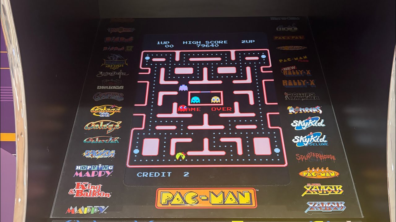 I Played Pac-Man on arcade :O