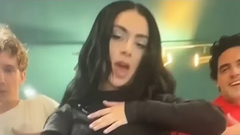 How do Charli XCX’s vocals in “Apple” sound the way they sound?