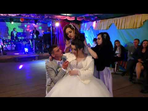 ГОРІЛА СОСНА ПАЛАЛА ПЕРЕТАНЦЬОВУВАННЯ МОЛОДОЇ З НЕОДРУЖЕНИМИ ДІВЧАТАМИ І ХЛОПЦЯМИ 2021