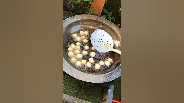 The BEST Street Snack in Naija💯 BULK PUFF-PUFF #shorts #streetsnack #100daysytshorts #shortsafrica