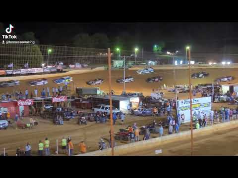 Racing at Tazewell Speedway