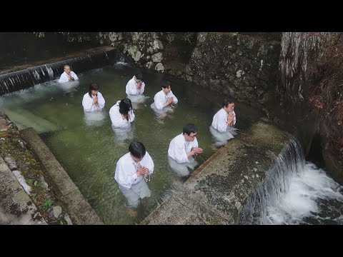 高野山奥の院で寒中水行 和歌山、コロナ終息祈願
