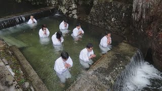 高野山奥の院で寒中水行 和歌山、コロナ終息祈願