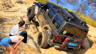 Jeep Wrangler Team Is Extremely Cool At Rock Climbing | Extreme Off-Road